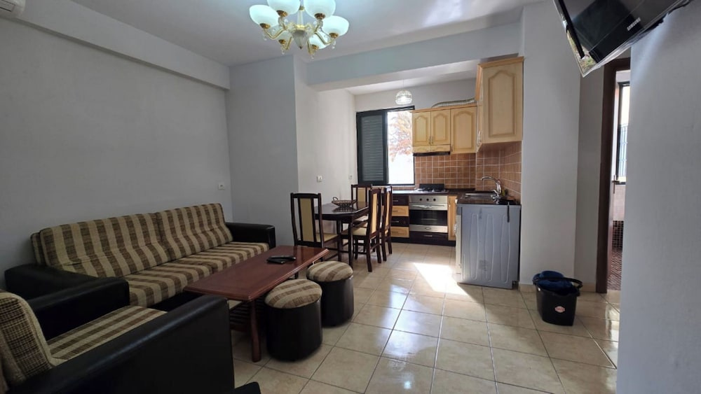Tirent Apartment - Cozy Bedrooms Stay by Golem Beach.