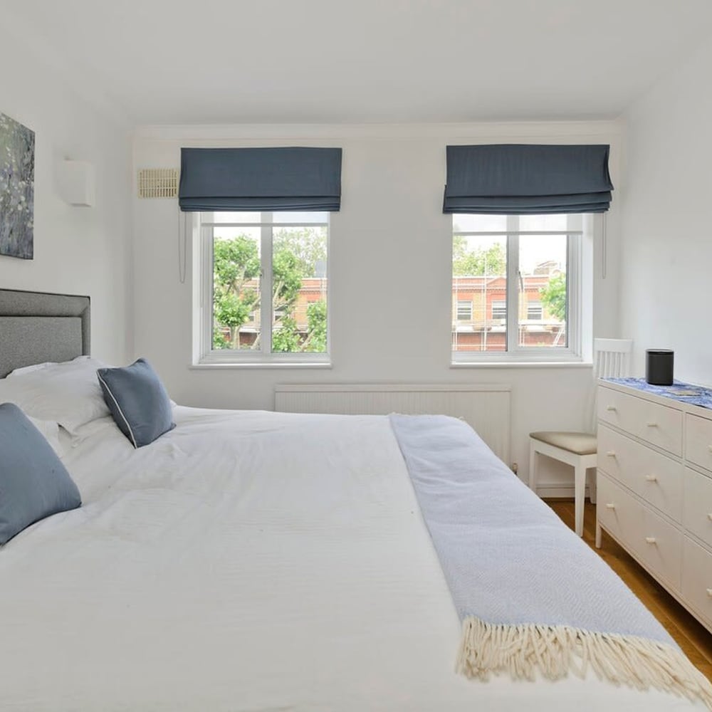 Elegant 3 bed Flat Earls Court