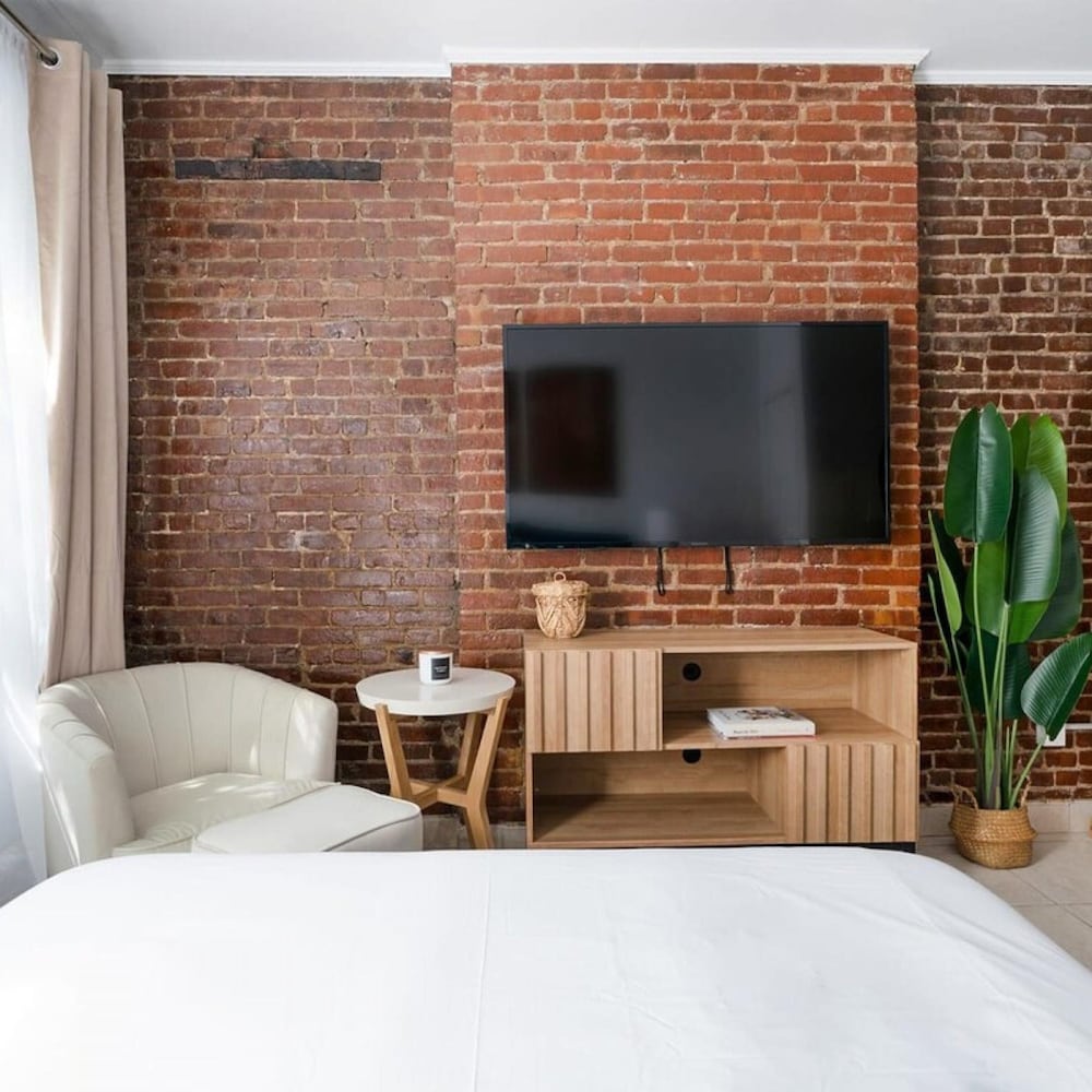 501-2fw Gorgeous Upper East Side Studio
