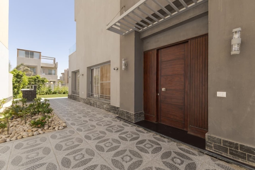 villa with garden in palm hills compound