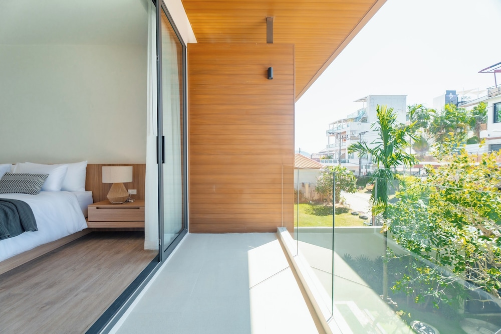 Modern Tropical Pool Villa - Saiyuan
