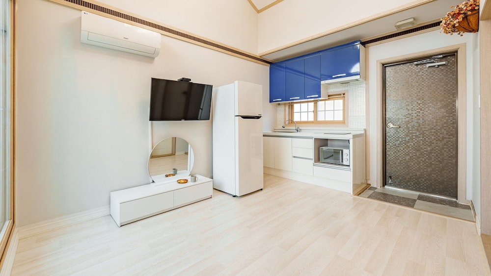 Geoje Peugeot Gomsol Petfriendly Pension