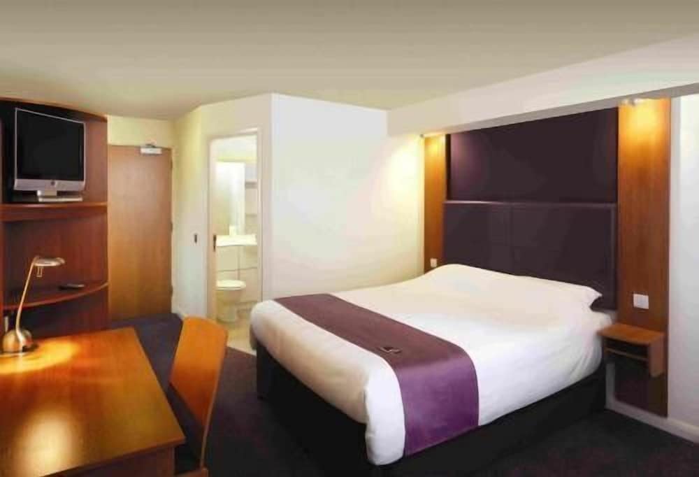 Premier Inn Manchester M56/J6 Runger Lane South 2