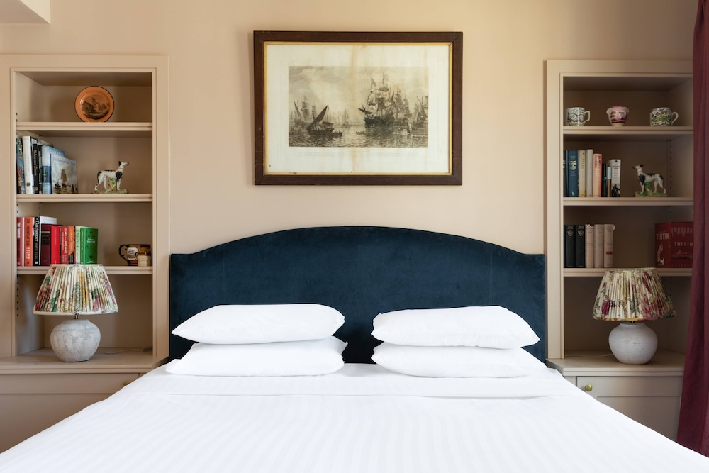Vernon Street by Onefinestay