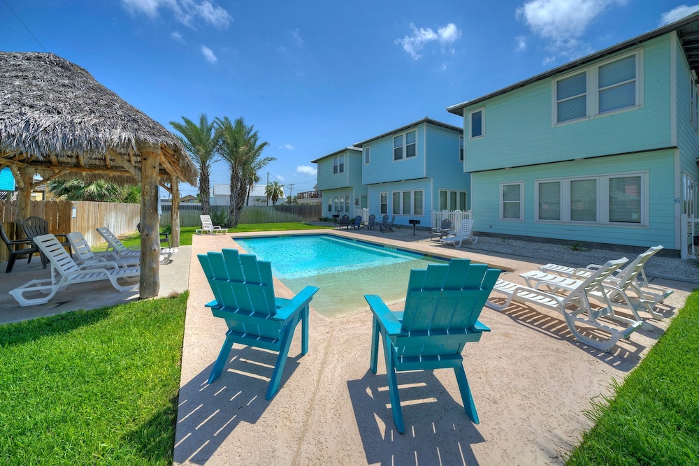 Seahorse Cove by Avantstay Pool Access by Beach