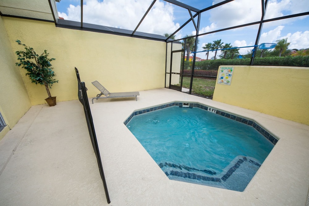 Bella Vida Resort by Home 2U