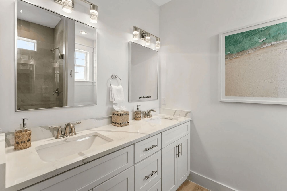 Chic Shack by Avantstay Private Pool Walk to Beach Sleeps 20