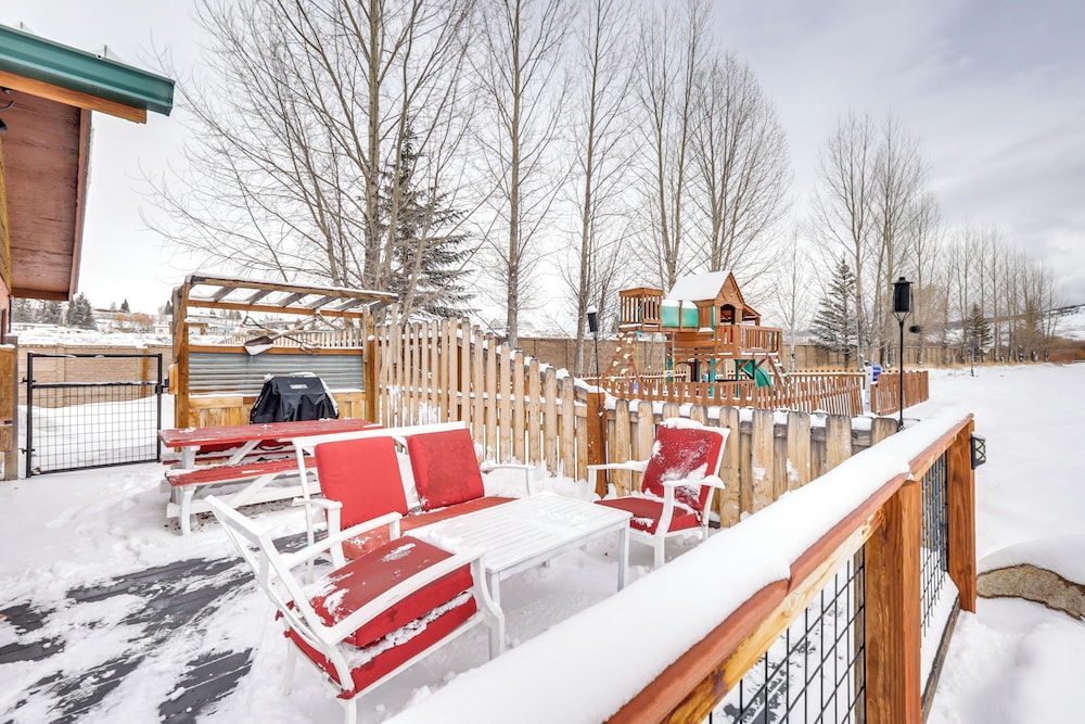 Modern Granby Retreat: Fish, Hike & Relax!