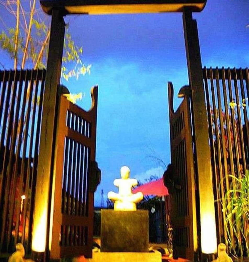Artist Place Trat