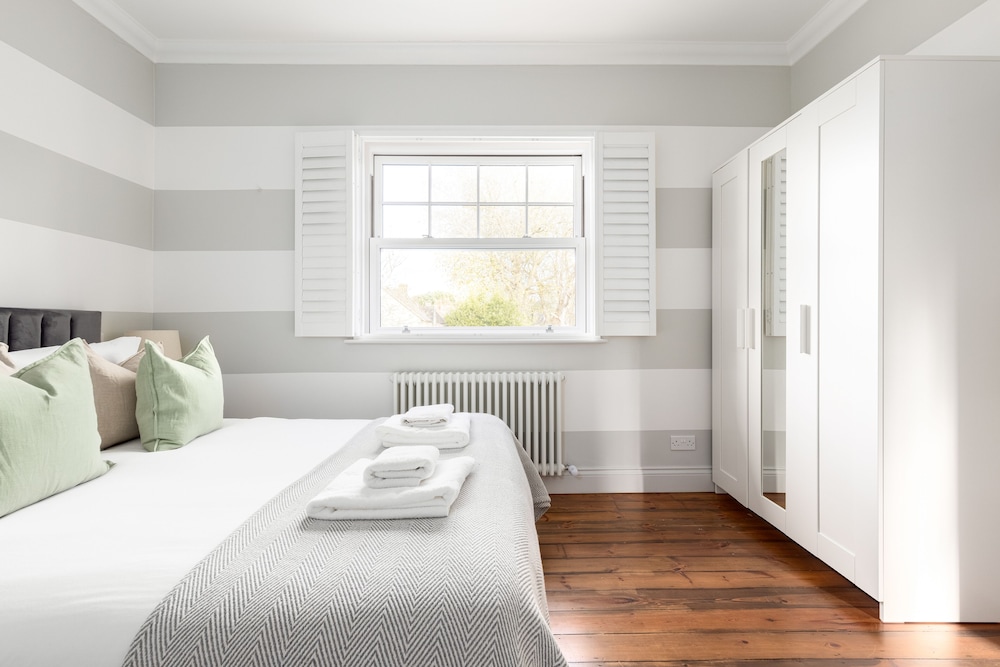 Spacious 3 Bed Flat Putney