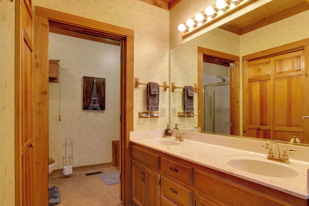 Golf + Hike: Nature Escape w/ Sauna in Hephzibah