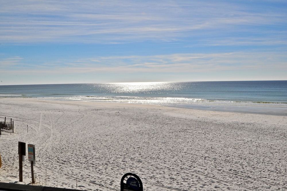 Wine Down Retreat 4 Bedroom Holiday Home By Coastal Dreamin