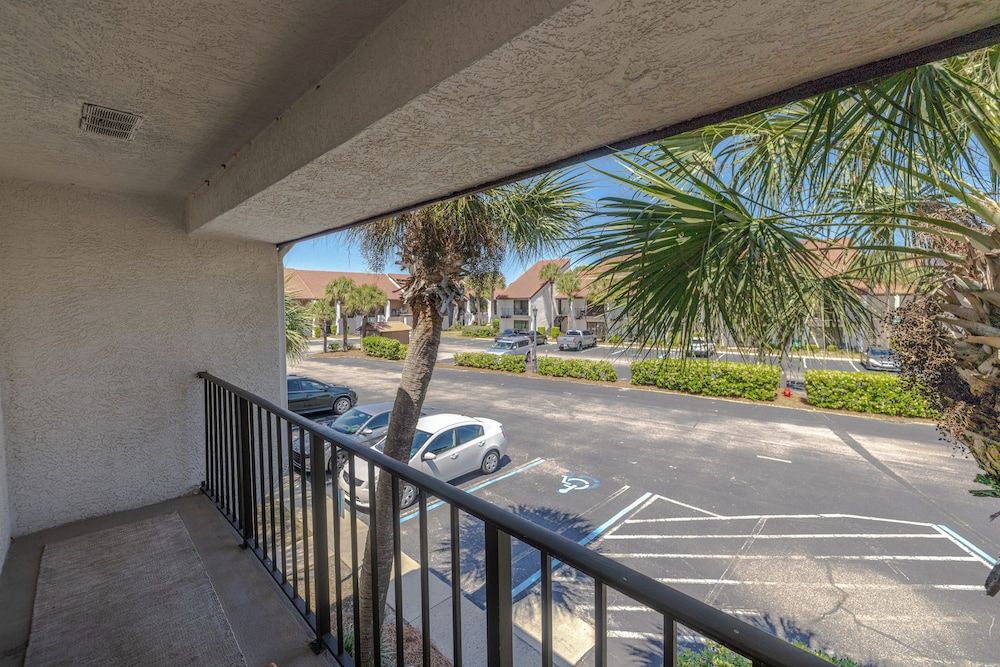 2BR Condo in Edgewater Resort With Golf, Tennis, Pools & Free Tram Service!