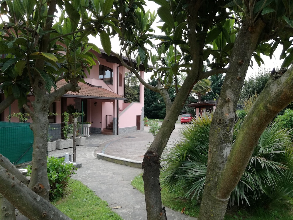 Villa Rosy B&B