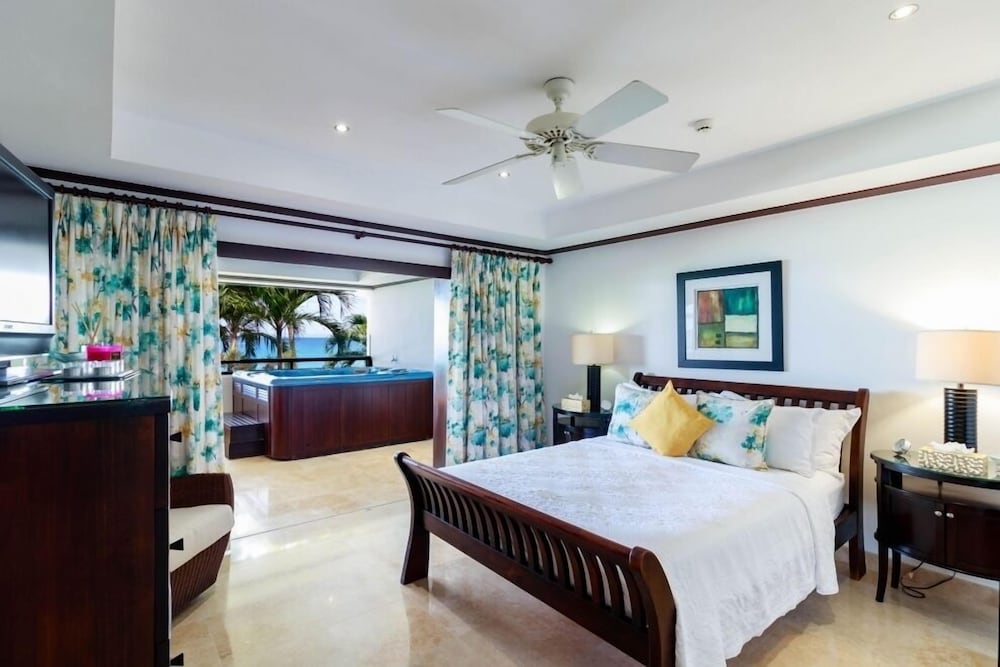 Coral Cove 5 - Condo Shutters view 3