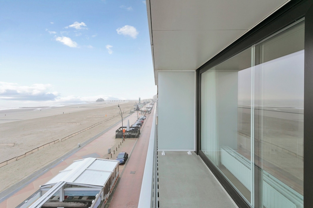 Flat in Blankenberge With Stunning Sea Views