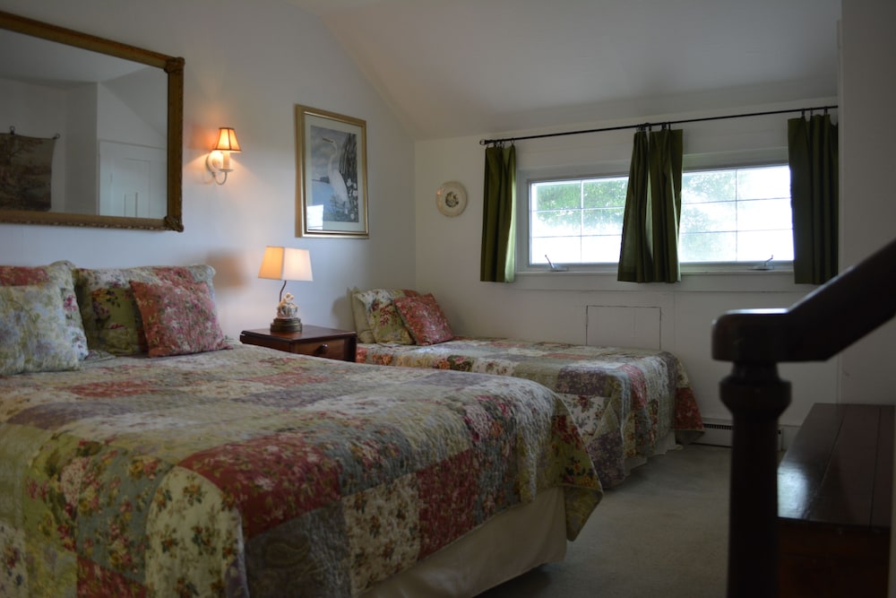 Black Walnut Point Inn