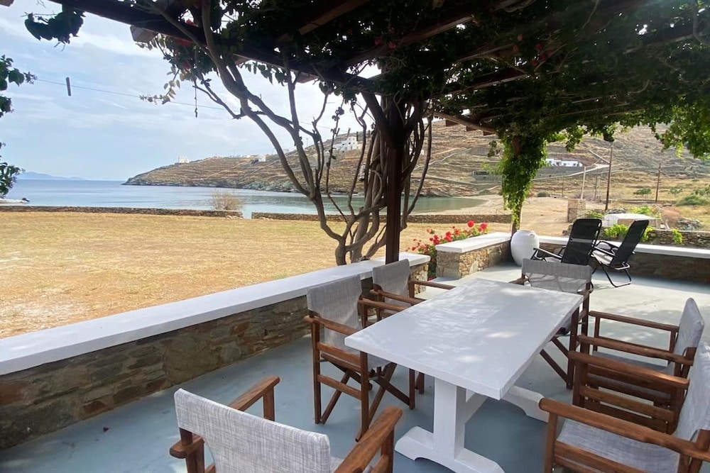 Simousi Beach House