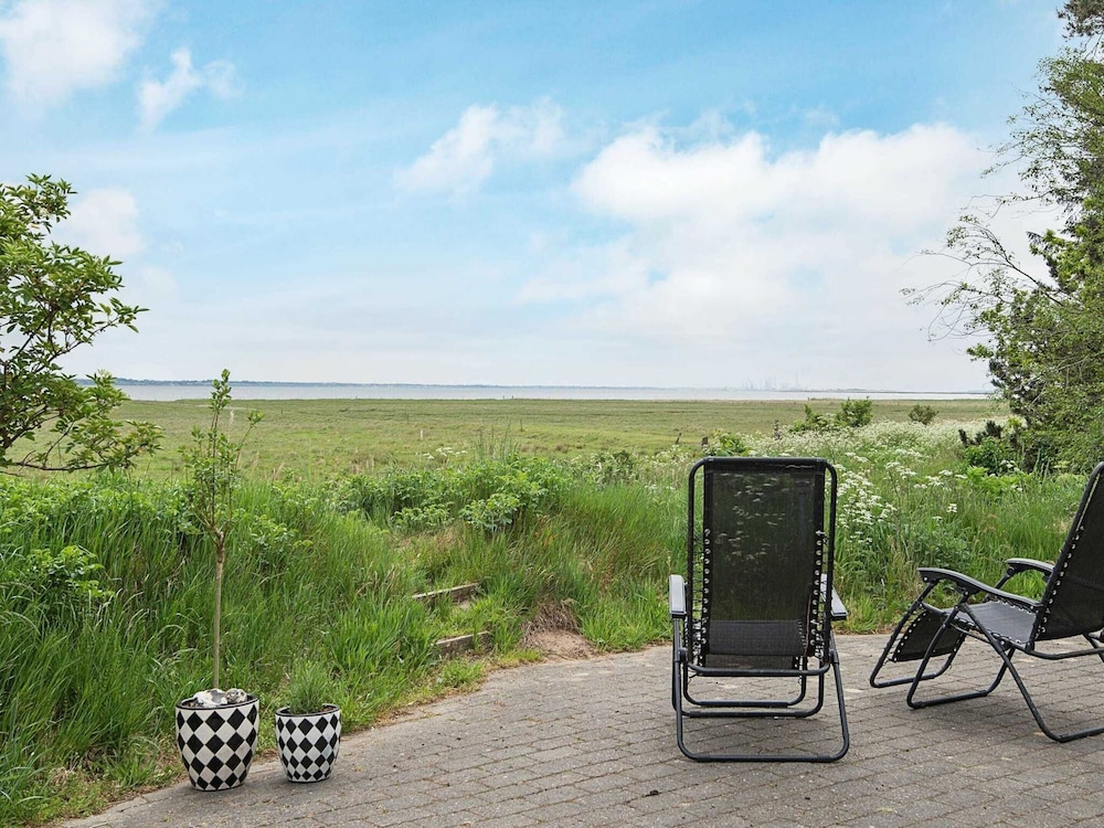 6 Person Holiday Home in Blavand