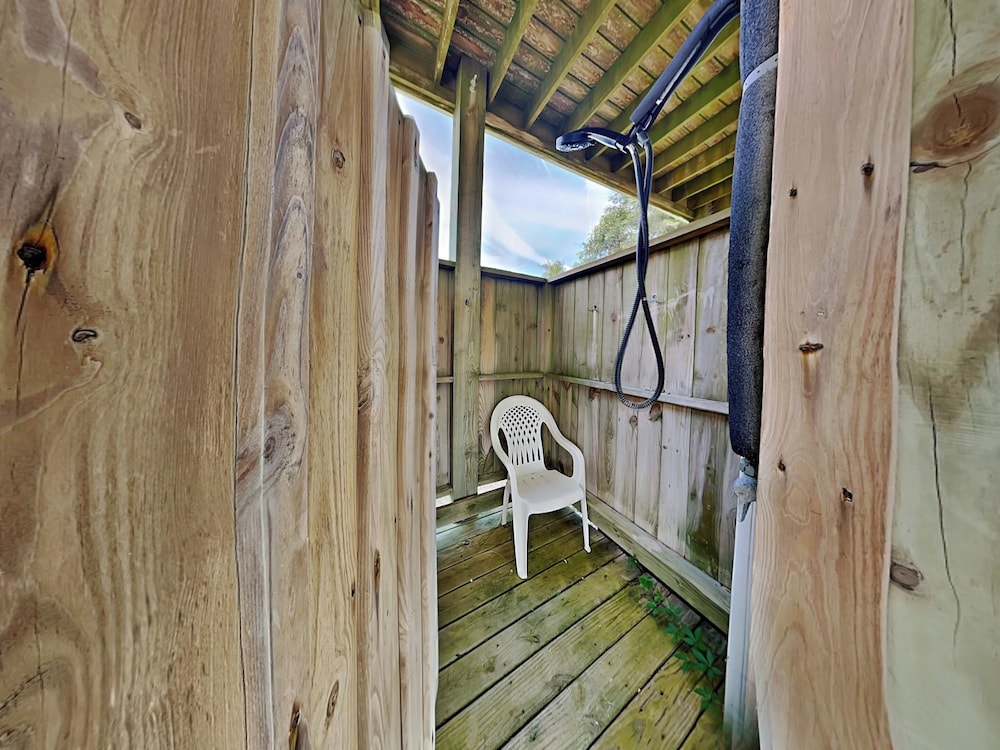 Lovin' Lowe Tide by Topsail Realty