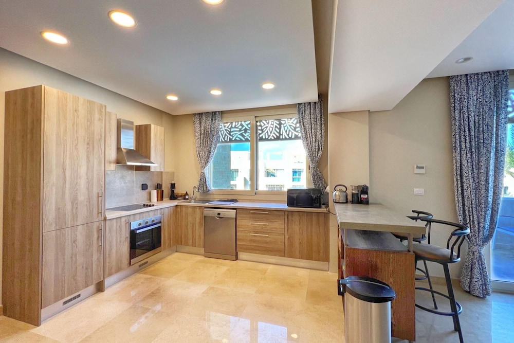 Xuru Stays I Homestyle 3BR Penthouse Pool & Beach View