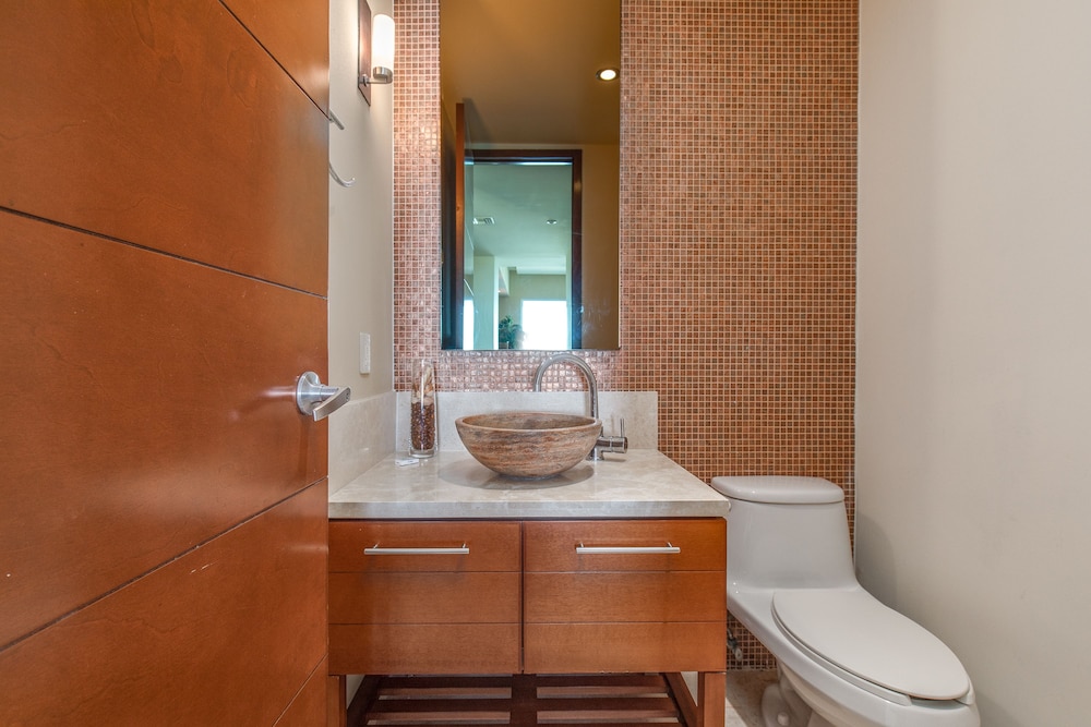 Encanto Living 0504 -2BR by Kivoya