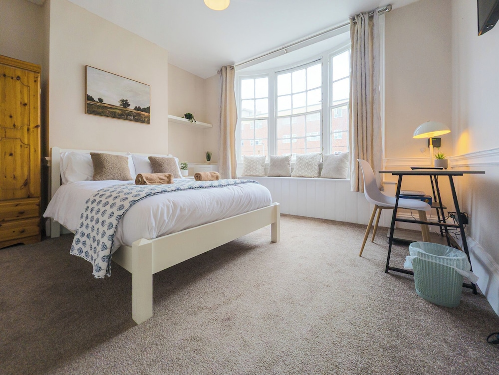 Casa Botique - Close To Gunwharf