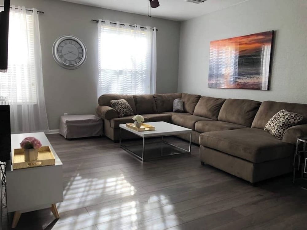 Tideview 66 · NEW Luxury 3 Suites Resort Home. Sleep 9