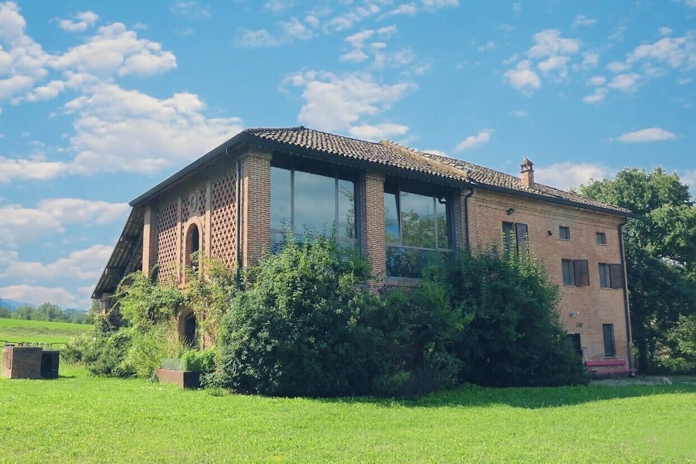 Villa Poggio Zucchino Pool and Wellness Piacenza