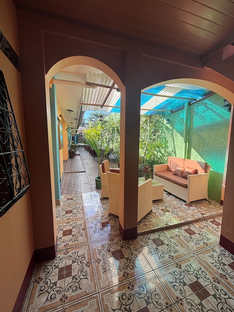 GRANADOS GUEST HOUSE