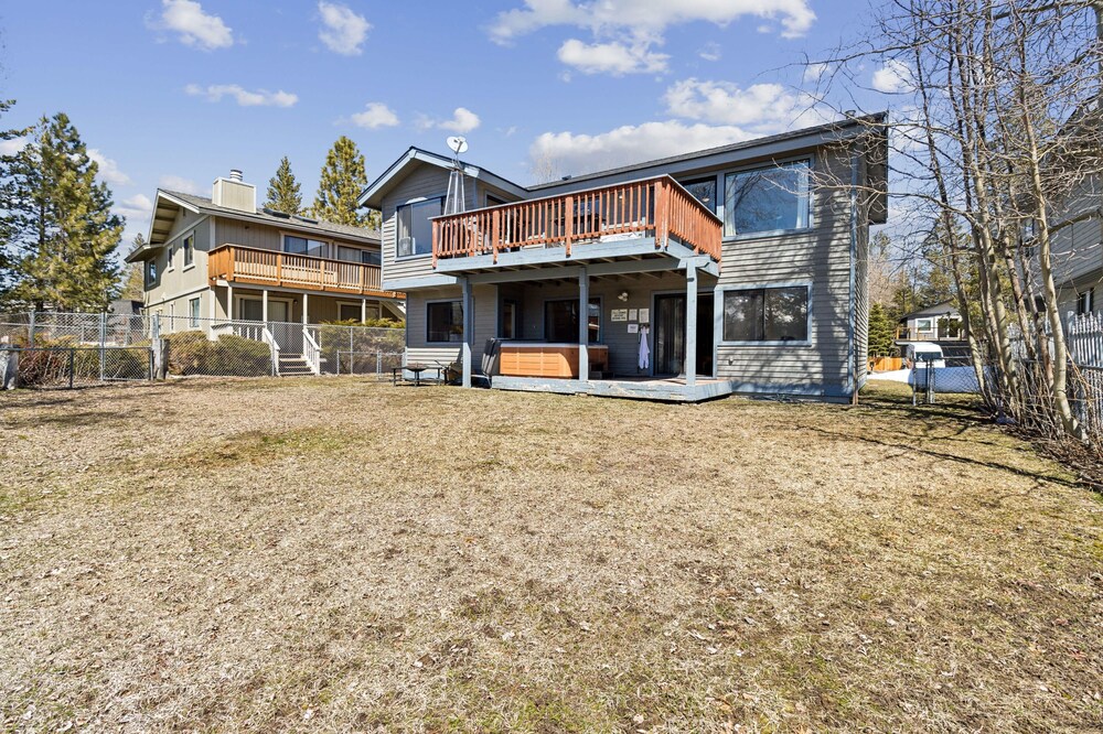 Tranquil Tahoe Retreat With Hot Tub 3 Bedroom Home by RedAwning