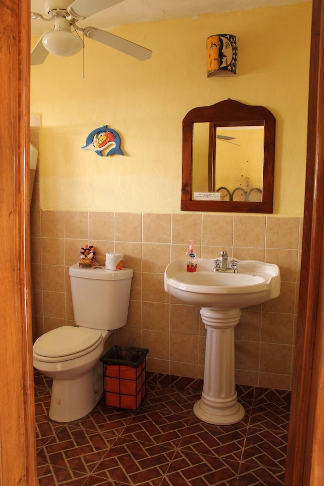 Room in B&B - Cancun Guest House 2