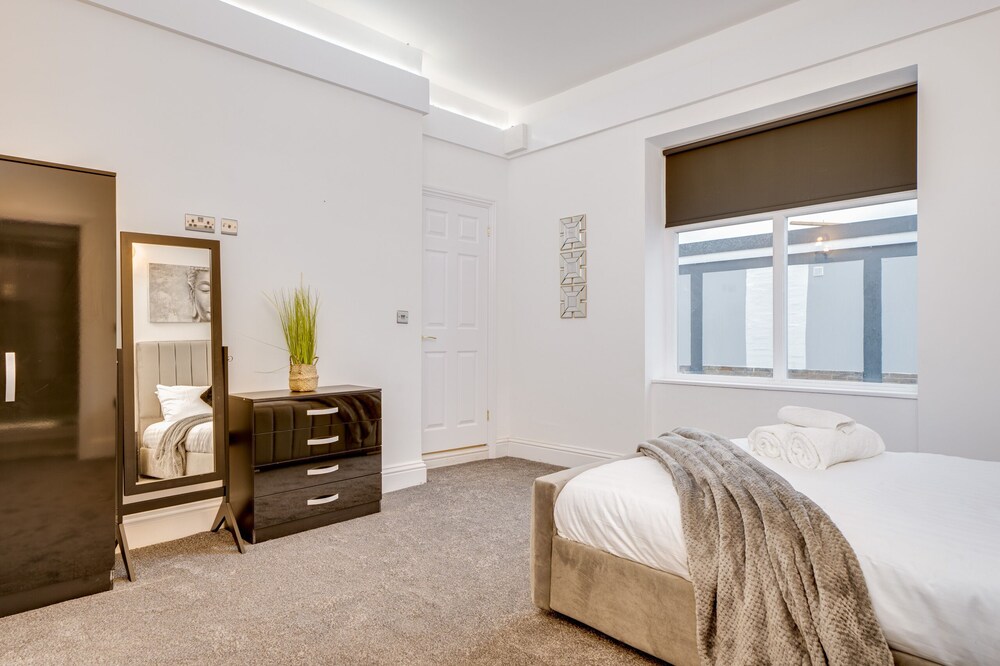 Wakefield Town House Apartments view 5