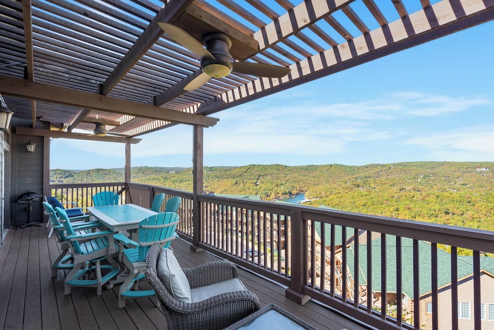 Luxury Penthouse - Amazing Views! Near Sdc!