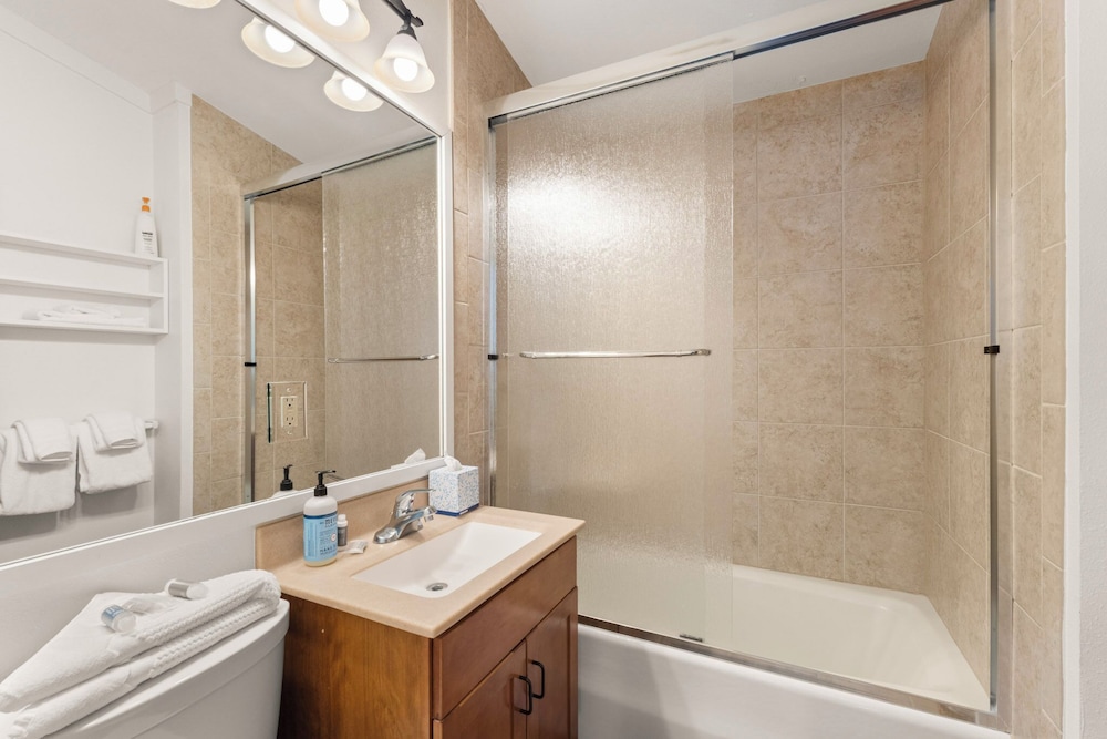 Tennis Townhome #1321 : 2