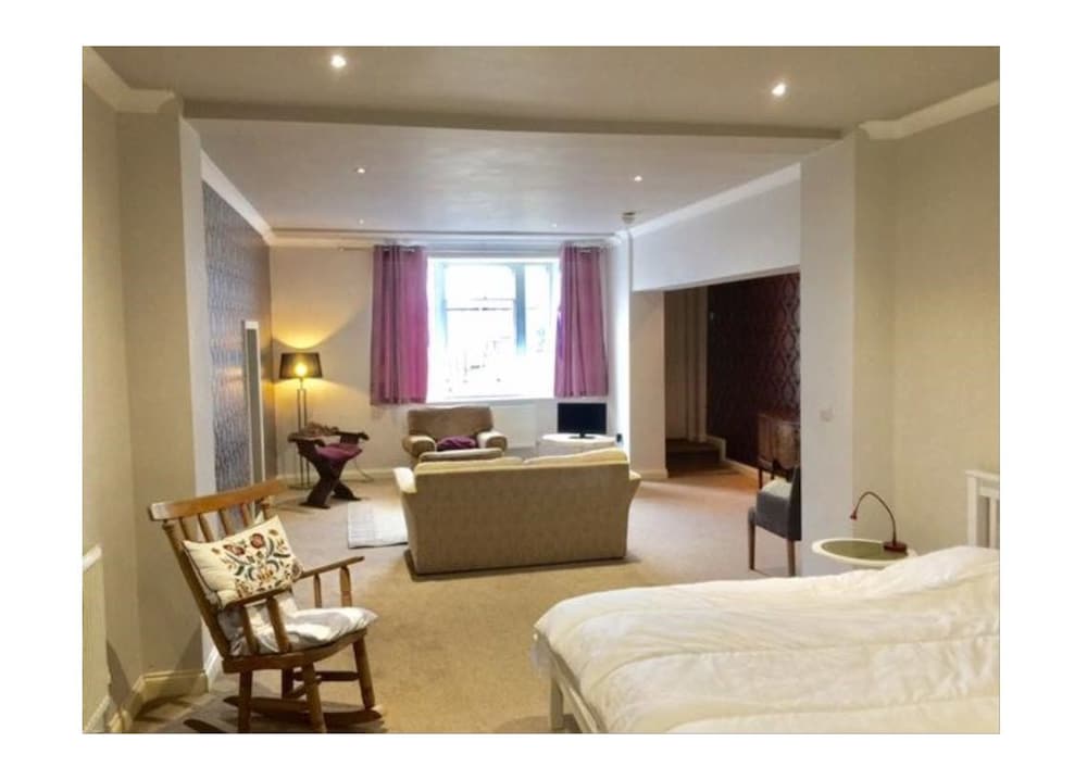 St Leonards Seaside Apartment view 3
