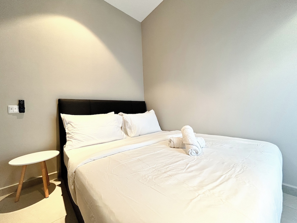 The Paxtonz by Manhattan Group