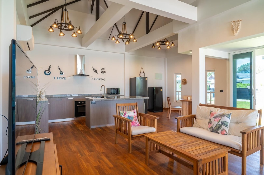 Danisam 4BR BeachVilla SunsetView KBR47