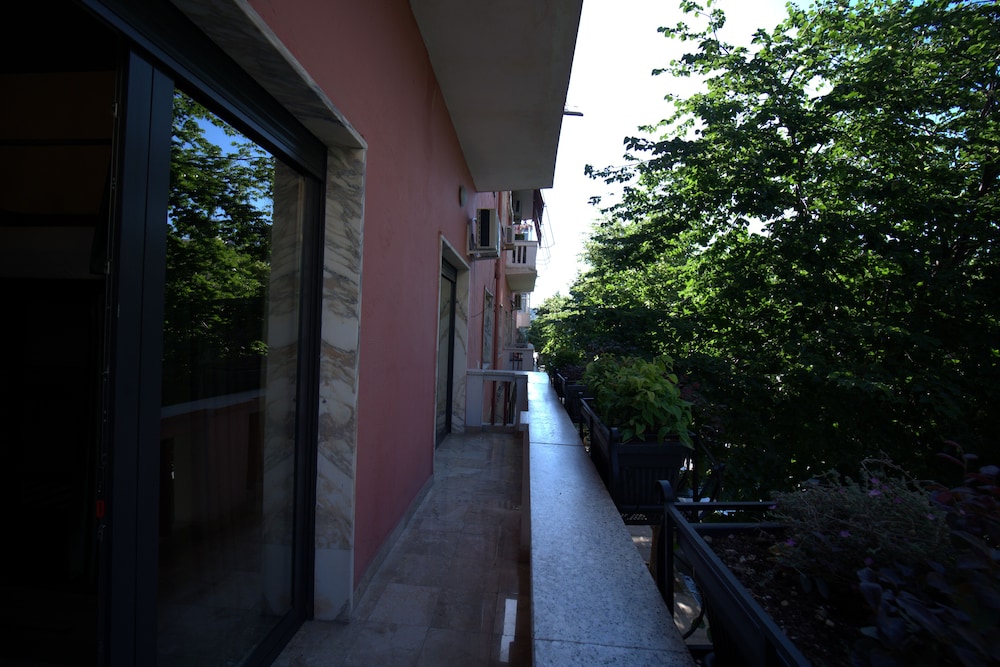 2115 Boutique Hostel