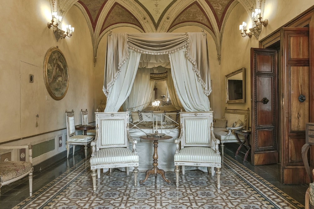 Palazzo Coli Bizzarrini view 4