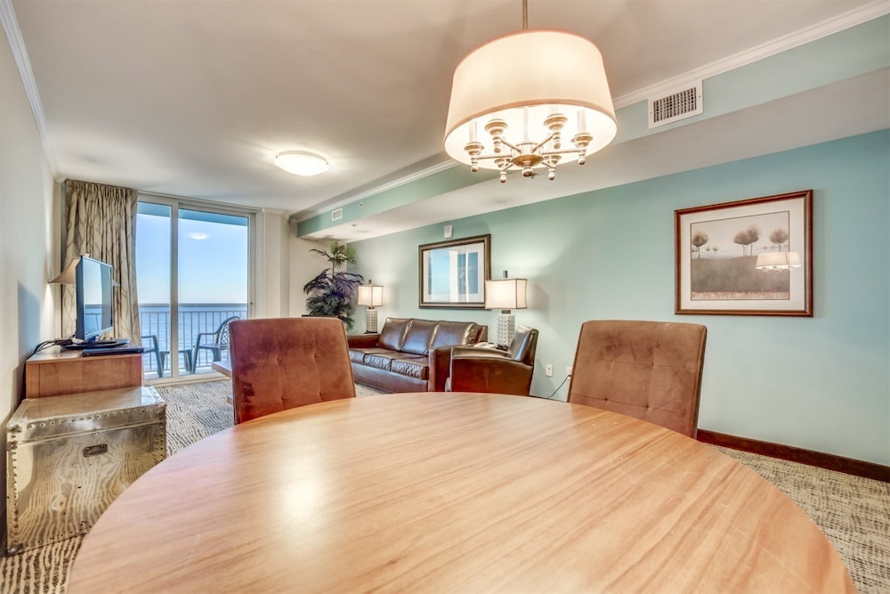 Towers On The Grove Condo