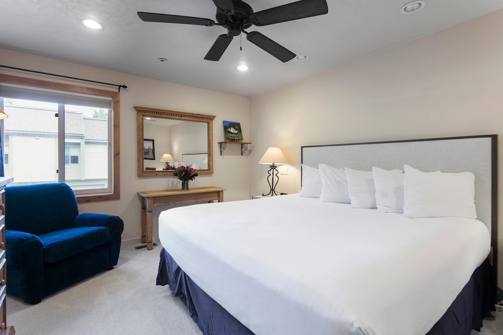 Queen Esther at Deer Valley Resort - Two Bedroom Condo with Hot Tub #2346 2 Condo