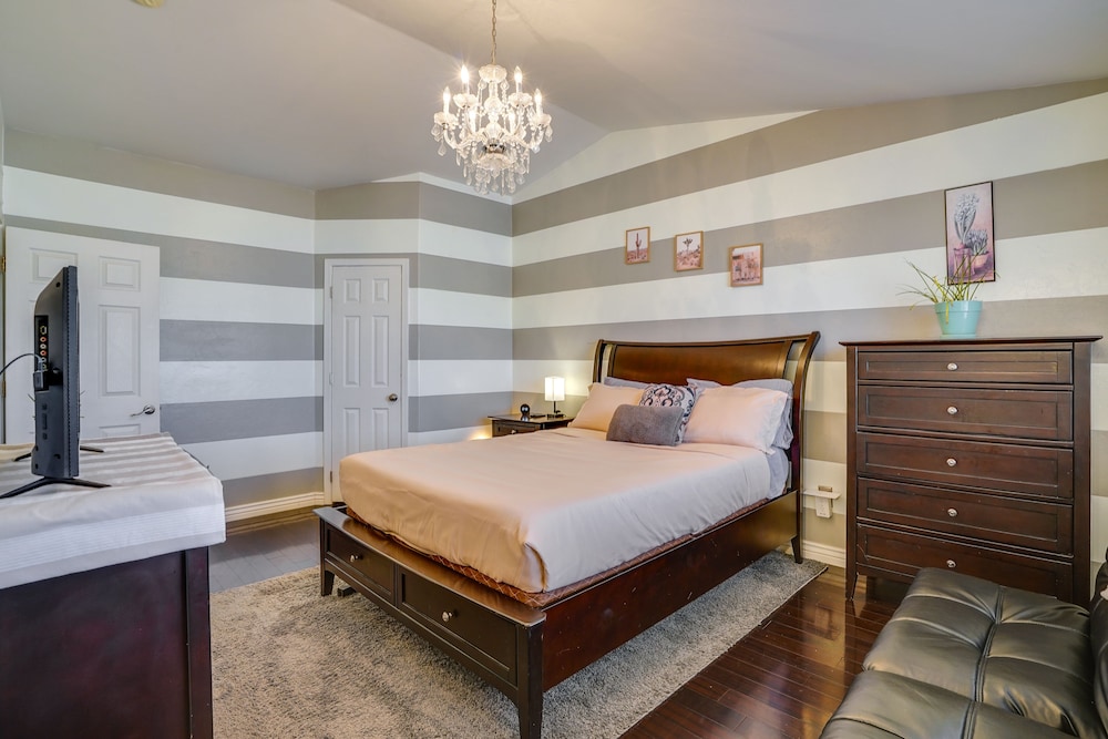 Cozy Tucson Getaway w/ Hot Tub: 4 Mi to Casino