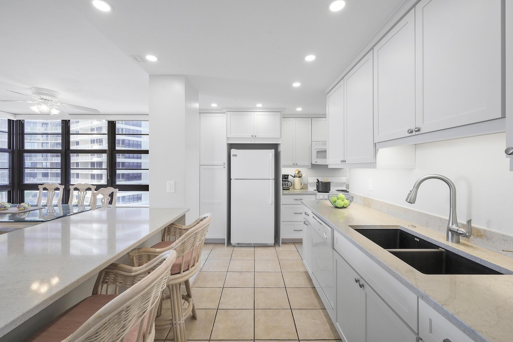 Beachfront Condo With Pool/views From two Balconies view 2