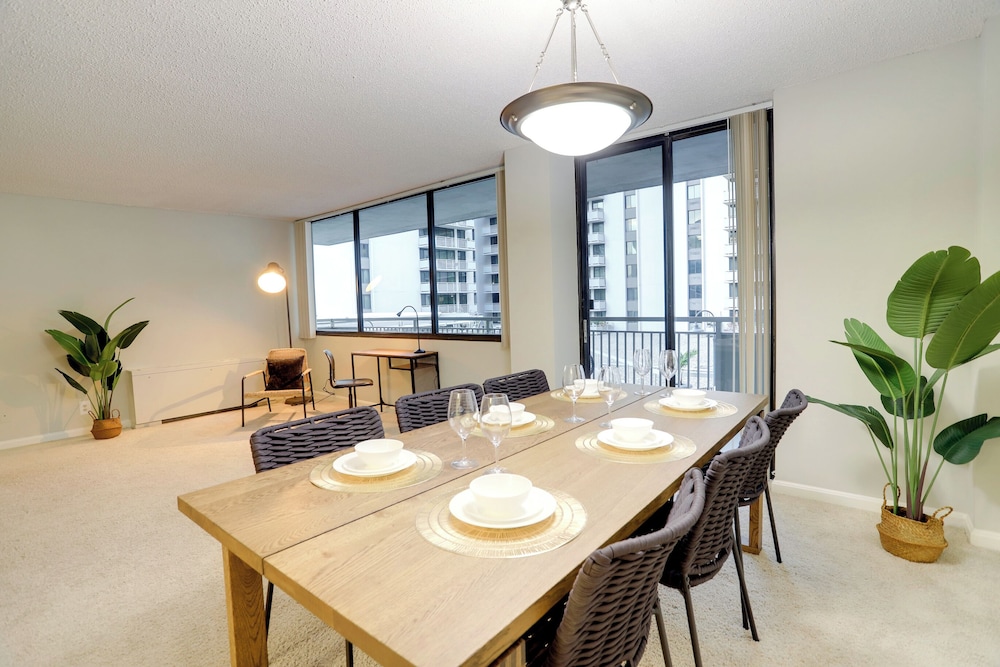 DC Airport Metroline Apartments