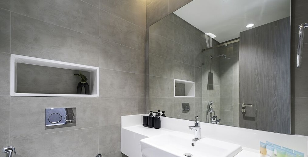 LUX Burj Khalifa Lagoon View Suite 2