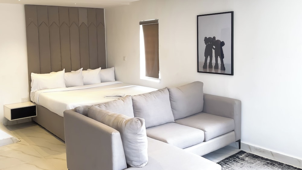 LUXE APARTMENTS