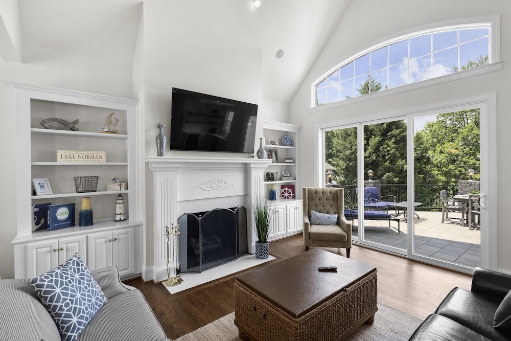 Make a Big Splash in 7BR Lake Norman Home!