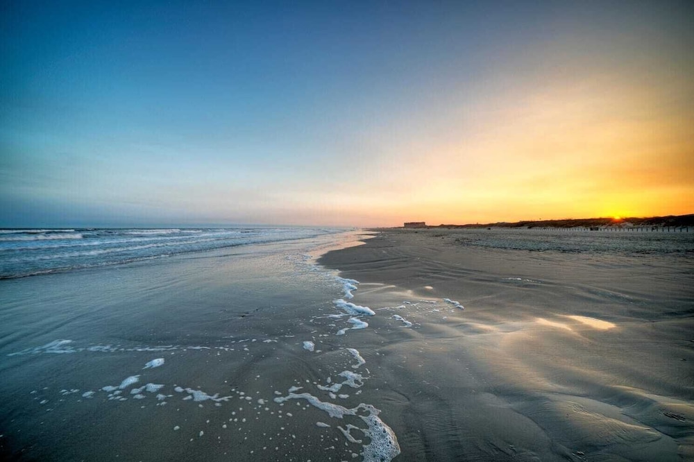 Gulf Views + Pools, Tennis, Pickleball & Beach Access Awesome Beachfront by Avantstay