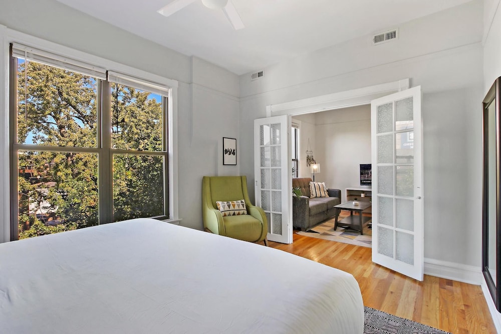 Cozy 3BR Gem - Lincoln 3E